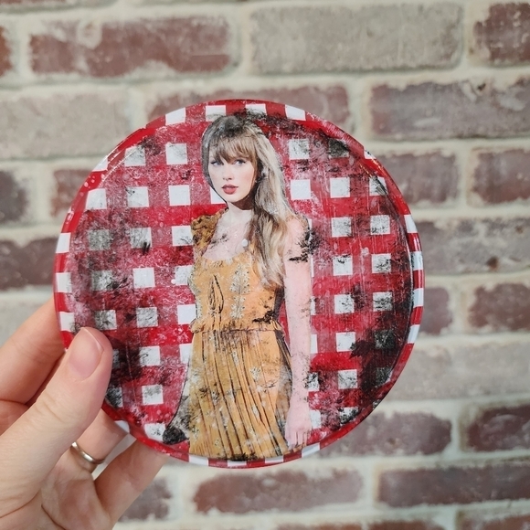 Taylor Swift Evermore Tolerate It Inspired Keepsake Tin - Picture 6 of 7